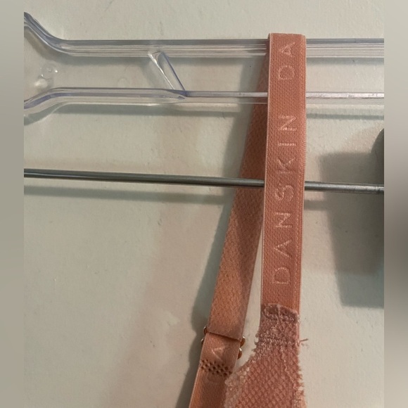 Danskin Intimates Rose Pink Lacy Camisole Size Medium - Picture 5 of 10